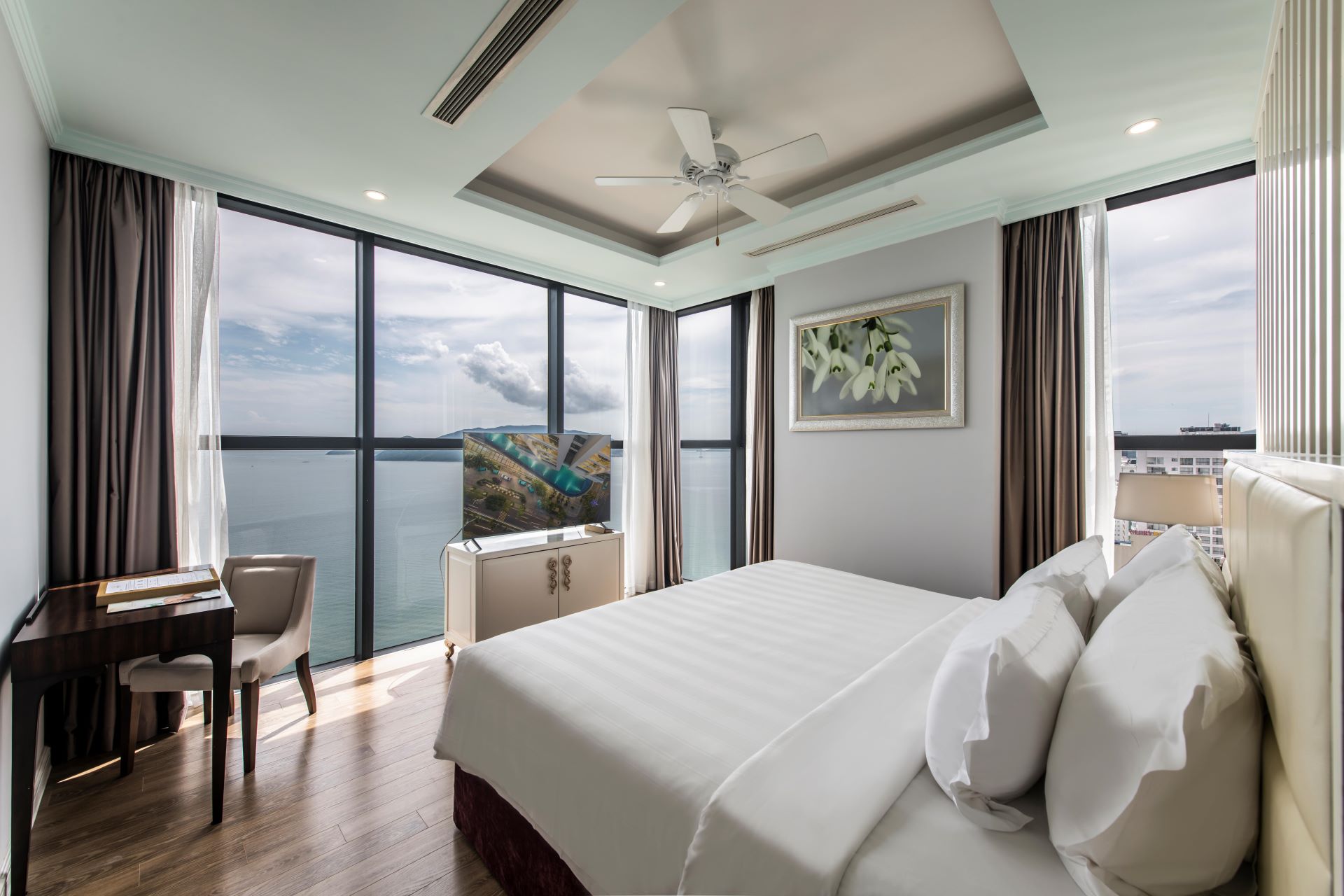 Phòng view biển Vinpearl Beachfront Nha Trang